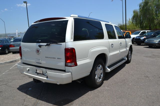 2005 Cadillac Escalade ESV SR5 Sport Utility 4D