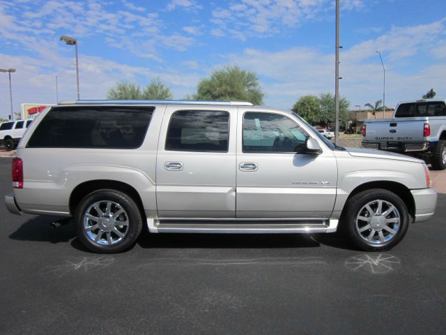 2006 Cadillac Escalade ESV SR5 Sport Utility 4D