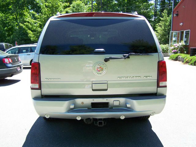 2006 Cadillac Escalade ESV 323ci