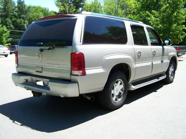 2006 Cadillac Escalade ESV 323ci