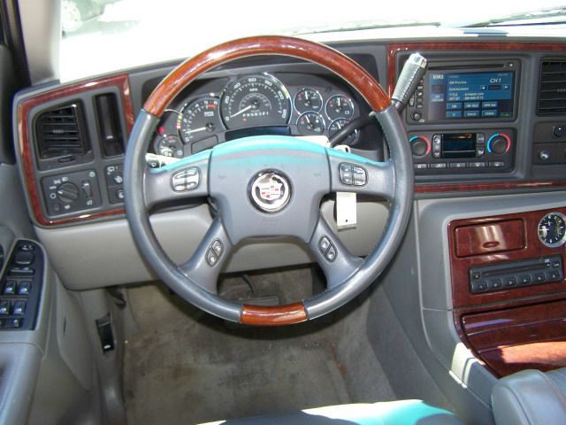 2006 Cadillac Escalade ESV 323ci