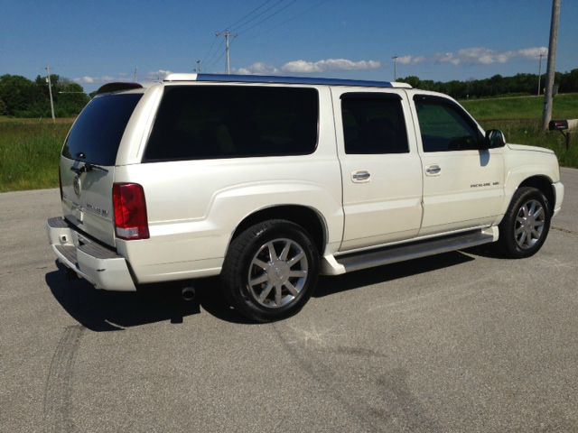 2006 Cadillac Escalade ESV 323ci