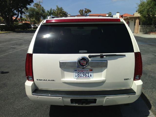 2007 Cadillac Escalade ESV SR5 Sport Utility 4D