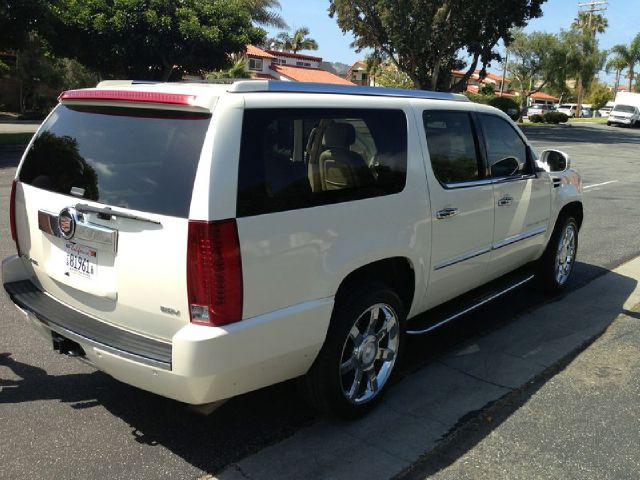 2007 Cadillac Escalade ESV SR5 Sport Utility 4D