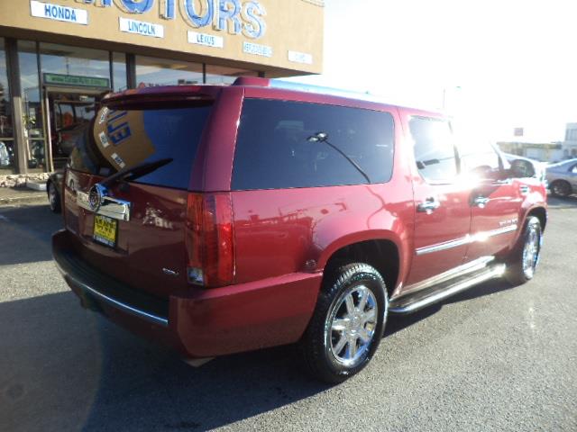 2007 Cadillac Escalade ESV SR5 Sport Utility 4D