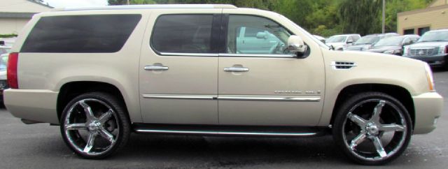 2007 Cadillac Escalade ESV SR5 Sport Utility 4D