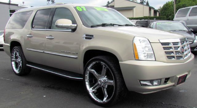 2007 Cadillac Escalade ESV SR5 Sport Utility 4D