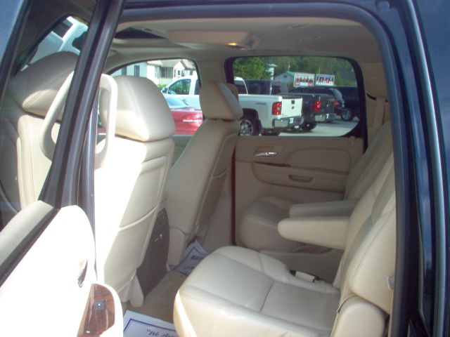 2007 Cadillac Escalade ESV SR5 Sport Utility 4D