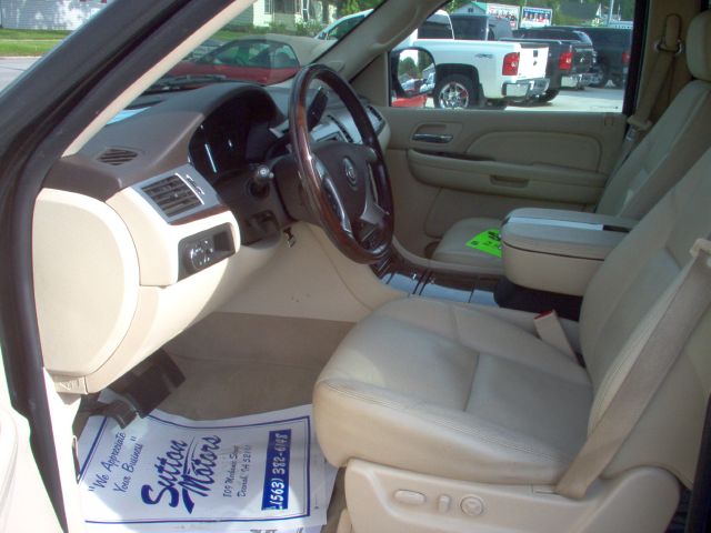 2007 Cadillac Escalade ESV SR5 Sport Utility 4D