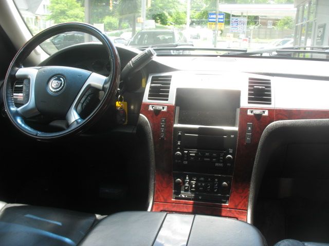 2007 Cadillac Escalade ESV SR5 Sport Utility 4D