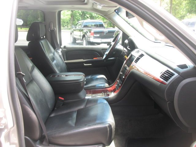 2007 Cadillac Escalade ESV SR5 Sport Utility 4D