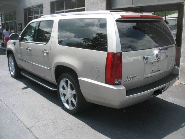 2007 Cadillac Escalade ESV SR5 Sport Utility 4D