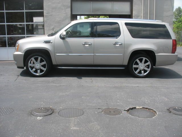 2007 Cadillac Escalade ESV SR5 Sport Utility 4D