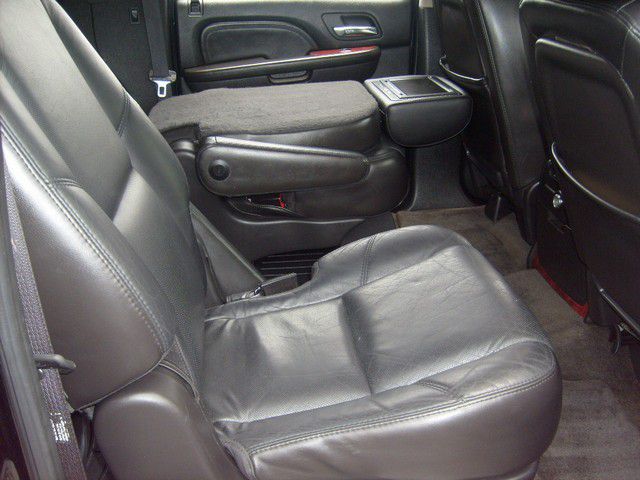 2007 Cadillac Escalade ESV SR5 Sport Utility 4D