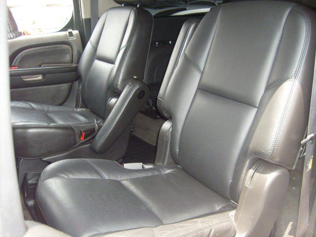 2007 Cadillac Escalade ESV SR5 Sport Utility 4D