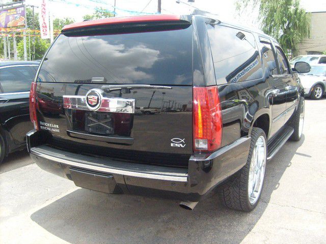 2007 Cadillac Escalade ESV SR5 Sport Utility 4D