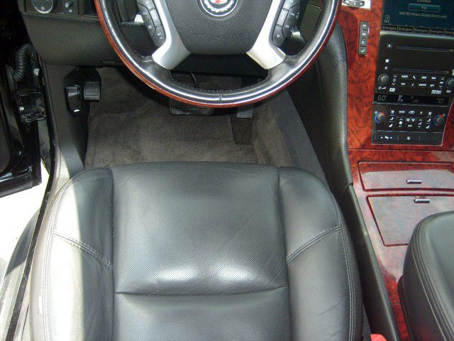 2007 Cadillac Escalade ESV SR5 Sport Utility 4D