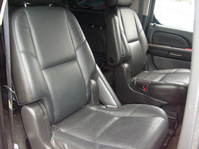 2007 Cadillac Escalade ESV SR5 Sport Utility 4D