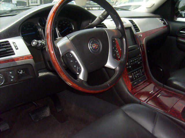 2007 Cadillac Escalade ESV SR5 Sport Utility 4D