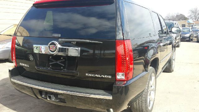 2008 Cadillac Escalade ESV SR5 Sport Utility 4D