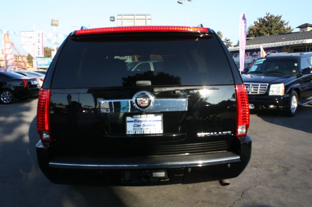 2008 Cadillac Escalade ESV SR5 Sport Utility 4D