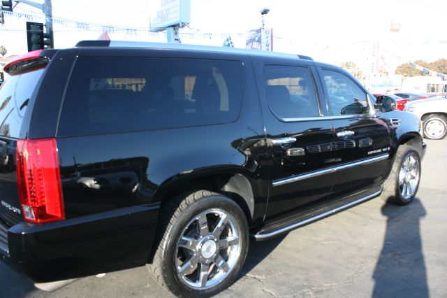 2008 Cadillac Escalade ESV SR5 Sport Utility 4D