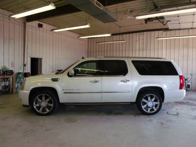 2008 Cadillac Escalade ESV SR5 Sport Utility 4D