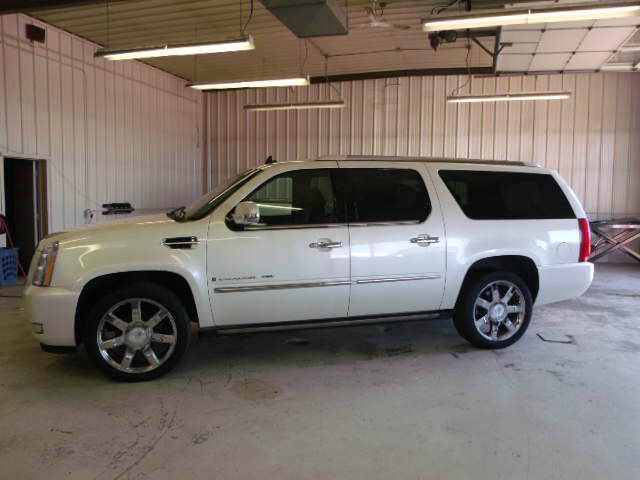 2008 Cadillac Escalade ESV SR5 Sport Utility 4D