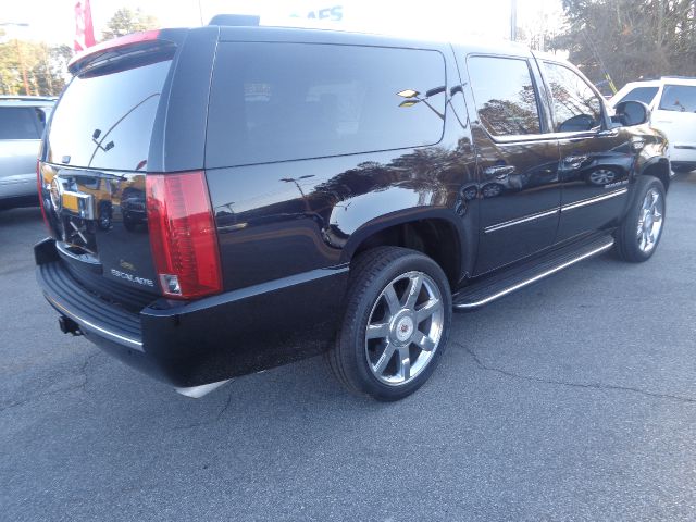 2008 Cadillac Escalade ESV SR5 Sport Utility 4D