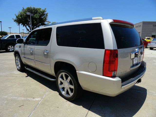 2008 Cadillac Escalade ESV SR5 Sport Utility 4D