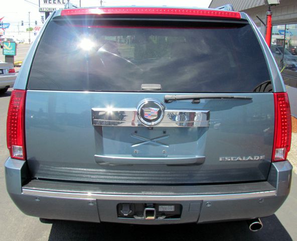 2008 Cadillac Escalade ESV SR5 Sport Utility 4D