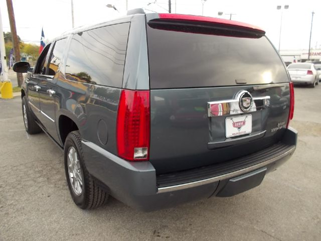 2008 Cadillac Escalade ESV SR5 Sport Utility 4D