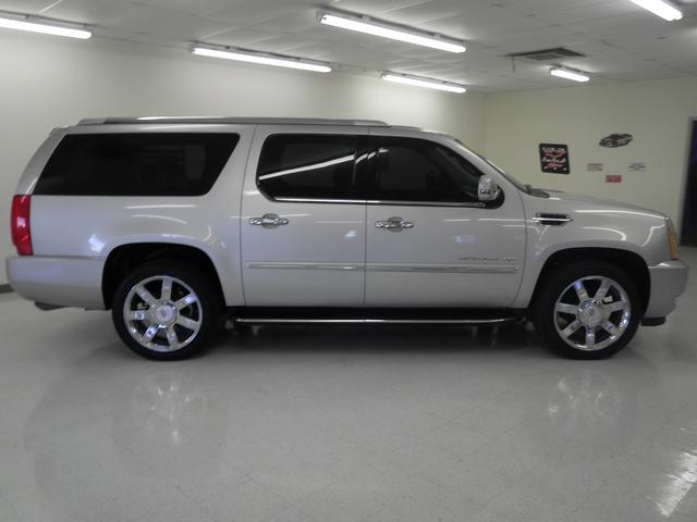 2010 Cadillac Escalade ESV Coupe