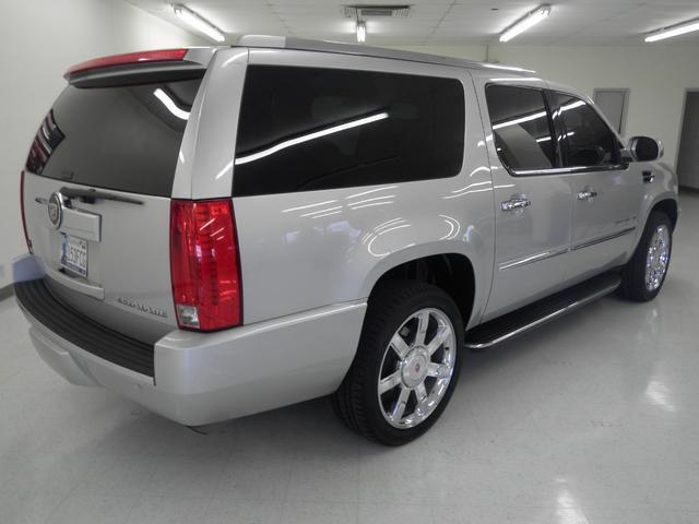 2010 Cadillac Escalade ESV Coupe