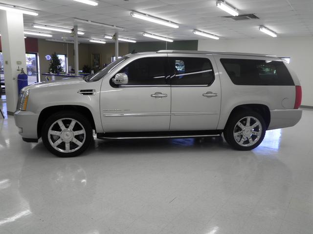 2010 Cadillac Escalade ESV Coupe