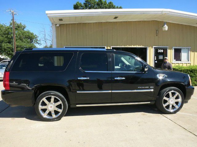 2010 Cadillac Escalade ESV GT WITH Leather And Sunroof