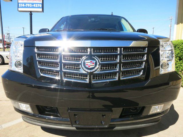 2010 Cadillac Escalade ESV GT WITH Leather And Sunroof