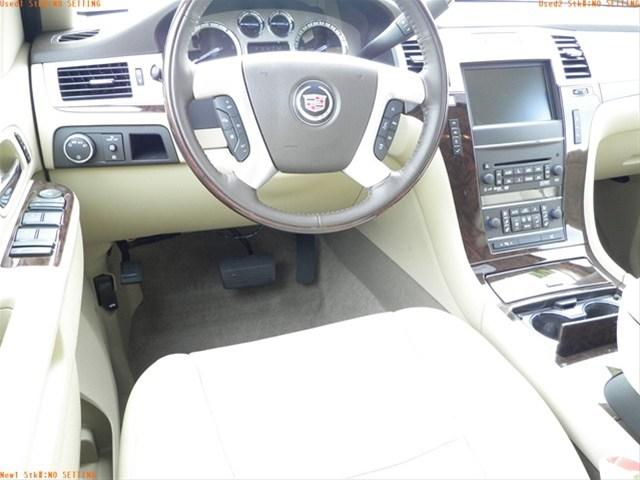 2011 Cadillac Escalade ESV Premium