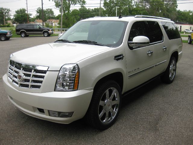 2011 Cadillac Escalade ESV GT WITH Leather And Sunroof