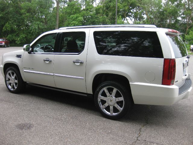 2011 Cadillac Escalade ESV GT WITH Leather And Sunroof