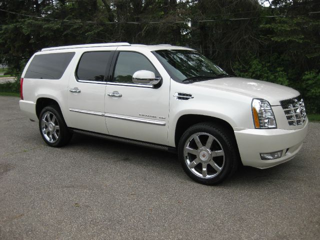 2011 Cadillac Escalade ESV GT WITH Leather And Sunroof