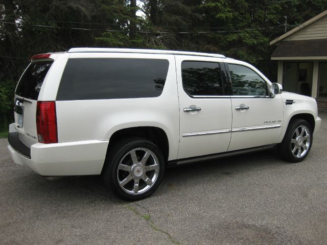 2011 Cadillac Escalade ESV GT WITH Leather And Sunroof