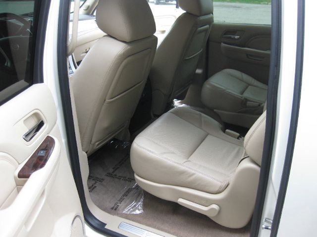 2011 Cadillac Escalade ESV GT WITH Leather And Sunroof