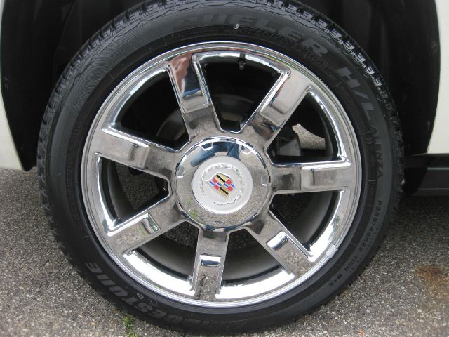 2011 Cadillac Escalade ESV GT WITH Leather And Sunroof