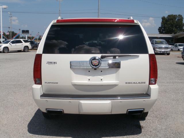 2013 Cadillac Escalade ESV 4dr Sdn 2.5 Manual