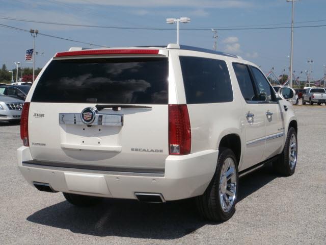 2013 Cadillac Escalade ESV 4dr Sdn 2.5 Manual