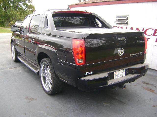 2002 Cadillac Escalade EXT Tech With Rear Entertainment