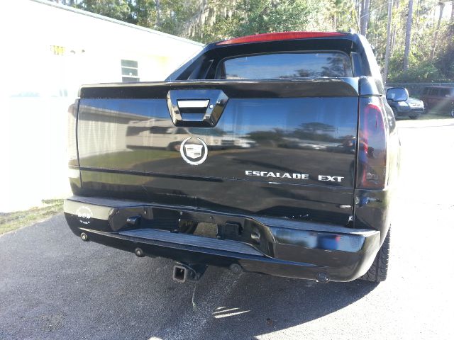 2002 Cadillac Escalade EXT Tech With Rear Entertainment