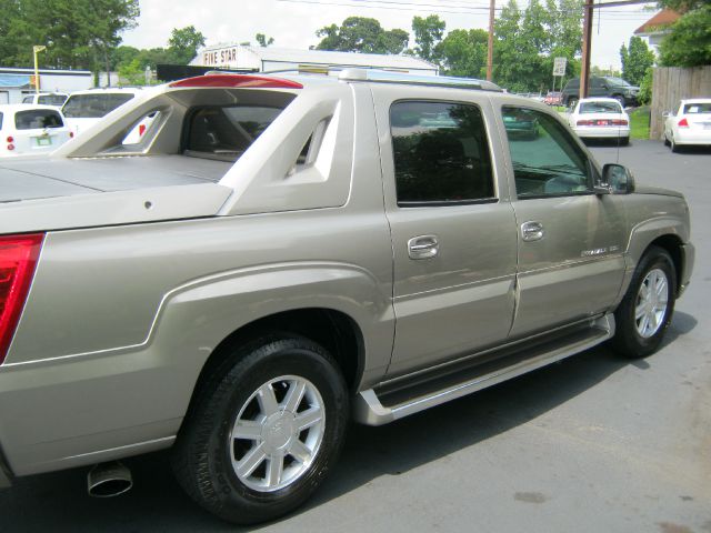 2002 Cadillac Escalade EXT Tech With Rear Entertainment