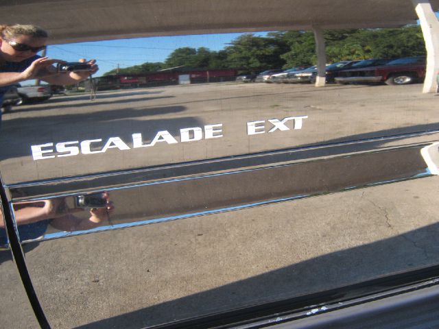 2002 Cadillac Escalade EXT Tech With Rear Entertainment